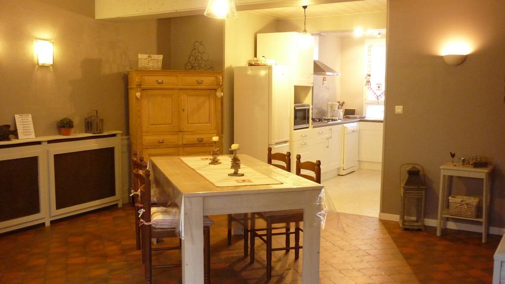 Meuble De Tourisme Le Gilliard Villa Chavanges Szoba fotó